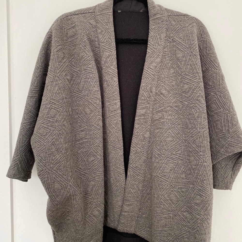 Anthropologie quilted kimono grey
